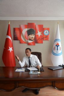 Özat: Diyarbakır Kulp İlçesinde Şube Müdürü Farklı Sendika Üyelerine Telefon Açıp Hakaret Ediyor